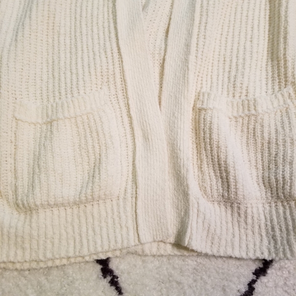 Abercrombie Cream White Knit Sweater Cardigan Small - Picture 4 of 7